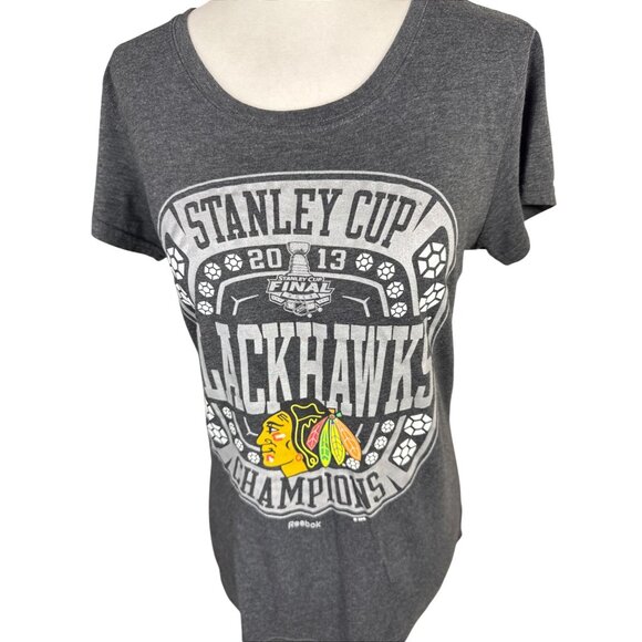 RARE Reebok Stanley Cup 2013 Blackhawks Champions Womens Gray TShirt Size M - Picture 4 of 7